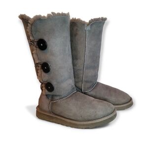 UGG Bailey Button Triplet II boots in grey Shearling Size 7 Women's